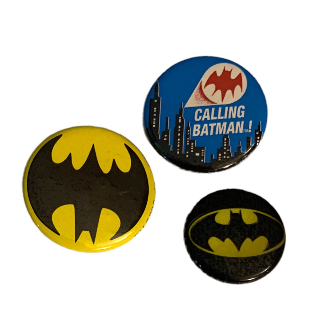 DC Comics Batman Logo Yellow Pin 81060 and Calling Batman 81718 Licensed Button